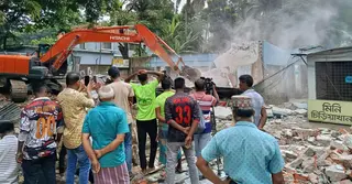 ময়মনসিংহে গুড়িয়ে দেয়া হলো আ.লীগ নেতার অবৈধ চিড়িয়াখানা